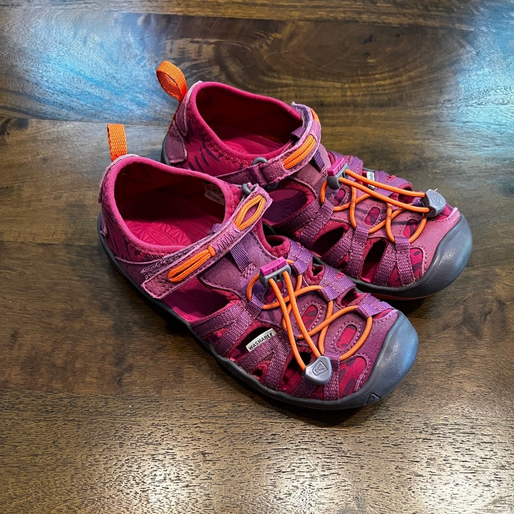 KEEN Kid's Moxie Closed Toe Casual Sandal Size 13